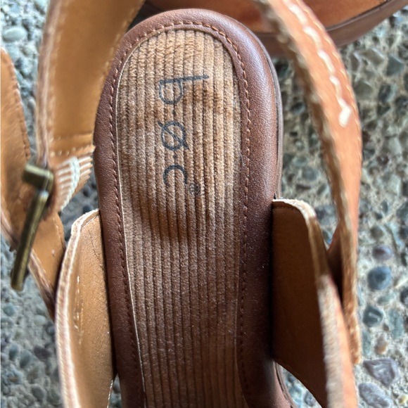 BOC Women's Tan Leather Shoe/Clog
Man made material, Leather look,
Worn once. - Picture 4 of 4